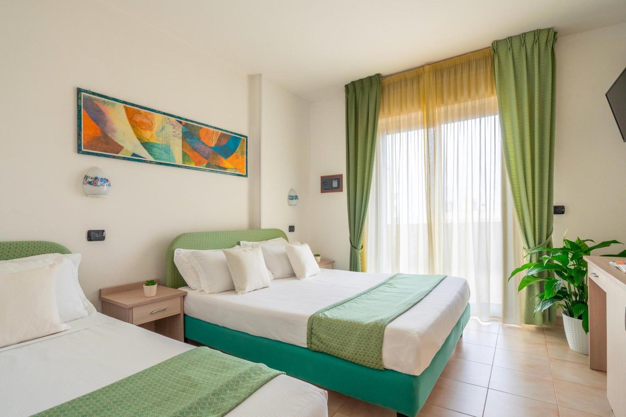 Park Hotel & Dependance Con Spiaggia Мартинсикуро Экстерьер фото