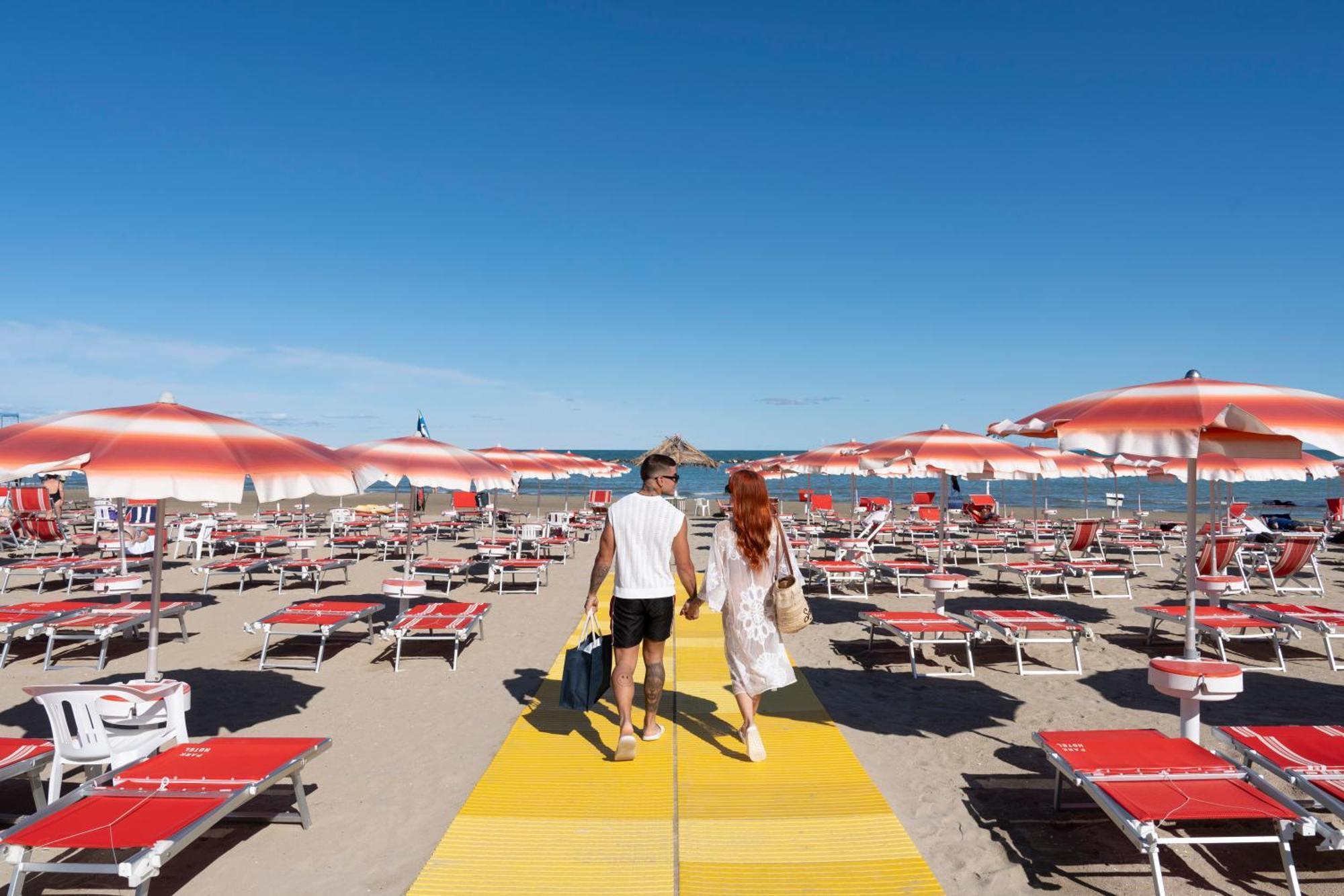 Park Hotel & Dependance Con Spiaggia Мартинсикуро Экстерьер фото