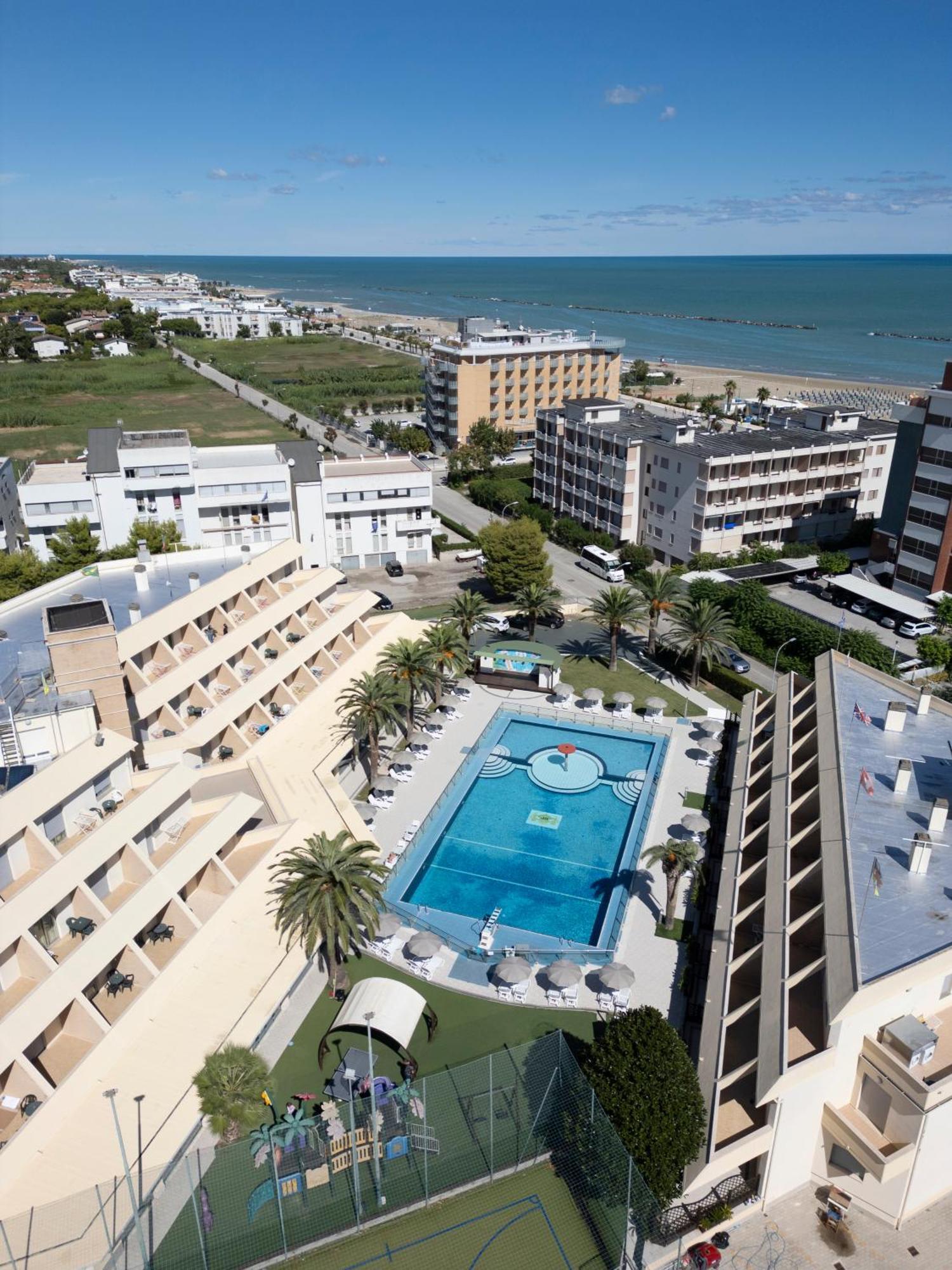 Park Hotel & Dependance Con Spiaggia Мартинсикуро Экстерьер фото